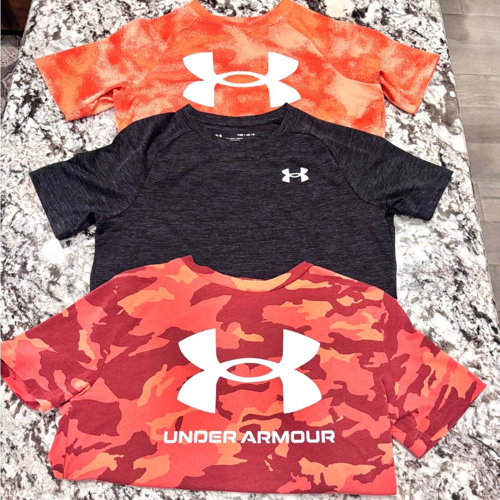 Under Armour Kids' Heather Black and Orange and Red Camo Tees